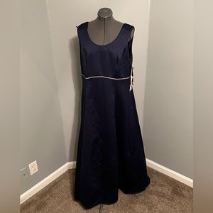 Onyx Nite‎ Formal Gown Size 14 New